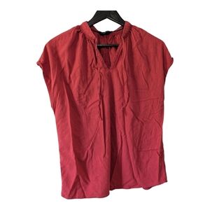 Denver Hayes Red Top. Size M.